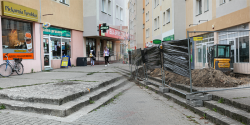 Trwają prace przy 1 Maja. To jednak nie remont pasażu, na który czekano od lat