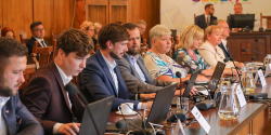 Radni chc� porozmawia� z mieszka�cami. Zaplanowano 8 spotka�. Dzi� pierwsze na Zawadzie