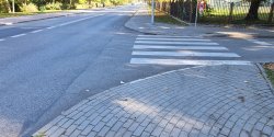Po naszej interwencji niebezpieczna przeszkoda z chodnika znikn�a