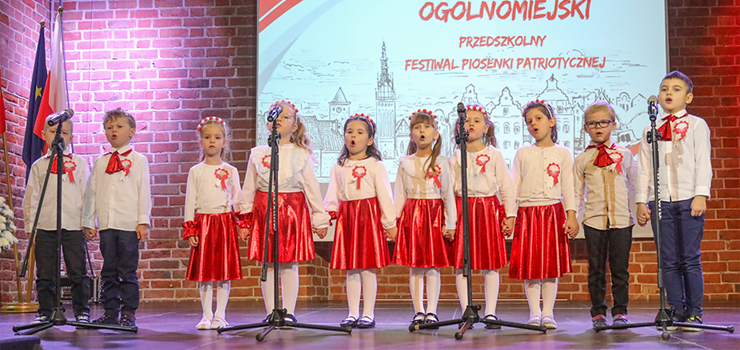 "Dzieci są dumne, że są Polakami". Festiwal Piosenki Patriotycznej za nami (zdjęcia)