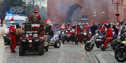 Elbl�g: Miko�aje na motocyklach ruszyli w miasto z prezentami (zobacz zdj�cia)