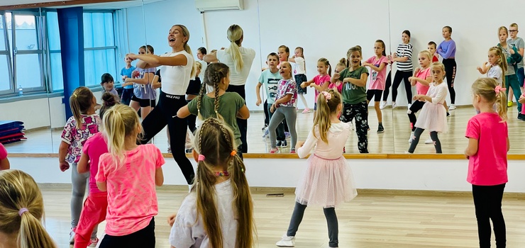 Aktywna zabawa i rozwój w rytmie muzyki