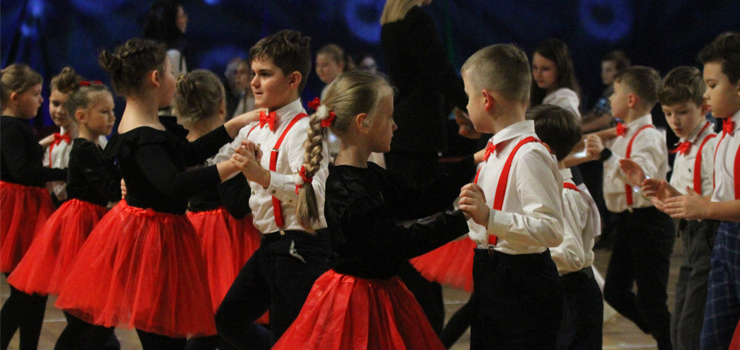 Młodzi adepci na parkiecie. Turniej Elbląskiej Ligi Tańca (zobacz zdjęcia)