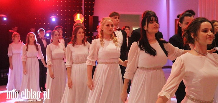 Studniówka podwójnie wyjątkowa. Zobacz, jak bawiła się młodzież z II LO (zdjęcia)