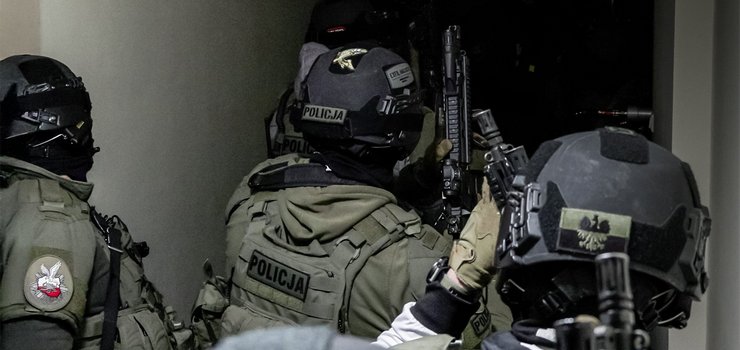 Gang narkotykowy rozbity. Wsród zatrzymanych są żołnierze