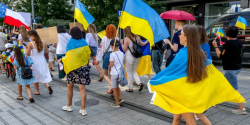 Sonda�: Czy przyjmowa� kolejnych uchod�c�w z Ukrainy? Tak odpowiedzieli Polacy