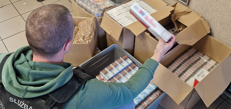 Kontrabanda w rękawach i na garażowym dachu