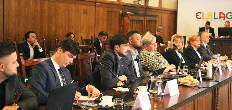 Elbląg: Radni KO zdecydowali. Nie będzie referendum w sprawie nielegalnych imigrantów