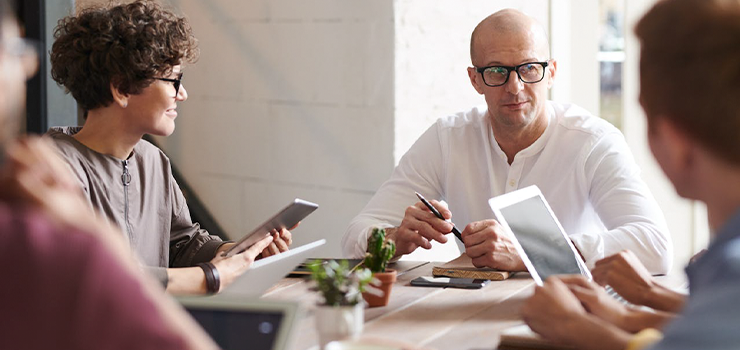 W jakich branżach obecnie najłatwiej jest znaleźć pracę?