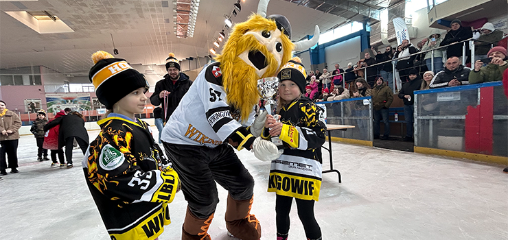 Turniej pełen hokejowych emocji! (film)