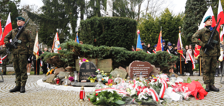 15. rocznica katastrofy smoleńskiej. Uczczono pamięć ofiar (zdjęcia)