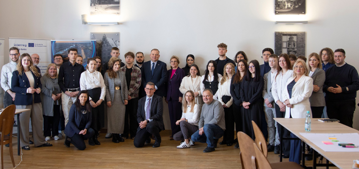Projekt D-EFECT. Proces tworzenia świadomego społeczeństwa demokratycznego