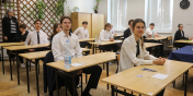 Matura 2025. Czas na egzamin z jzyka obcego (zobacz zdjcia z II LO)