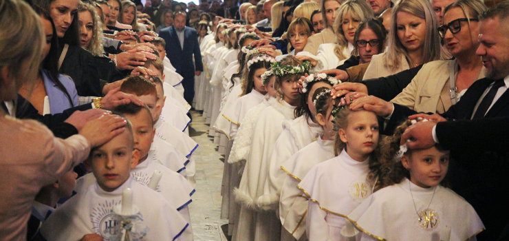 Elbląg: Pierwsza komunia święta w katedrze św. Mikołaja (zobacz zdjęcia)