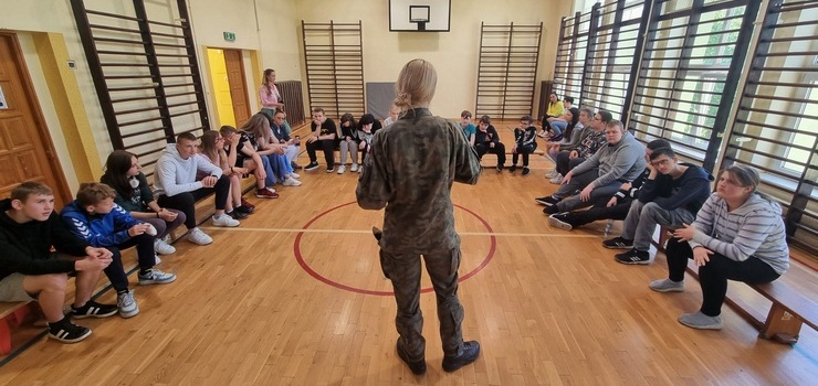 Edukacja w mundurze