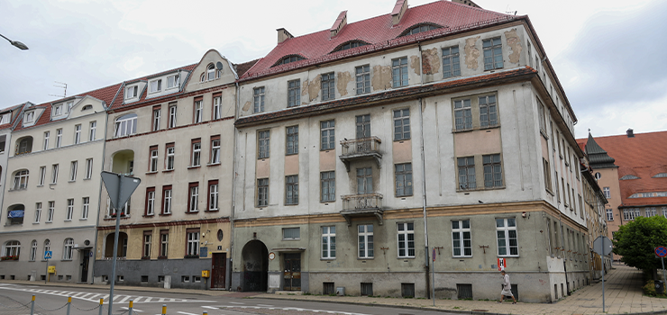 Elblg: Miasto od lat utrzymuje pustostan. Co z zagospodarowaniem budynku przy Trybunalskiej?