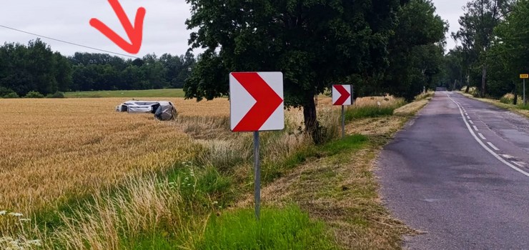 Dachowanie w Kamienniku Wielkim. Kierowca bypijany