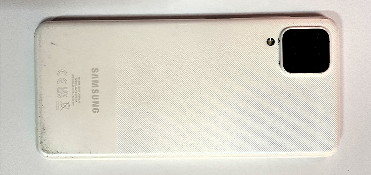 W taksówce znaleziono telefon komórkowy Samsung. Właściciela prosimy o odbiór urządzenia