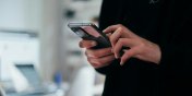 Jak zabezpieczy smartfon przed uszkodzeniami w codziennym uytkowaniu?