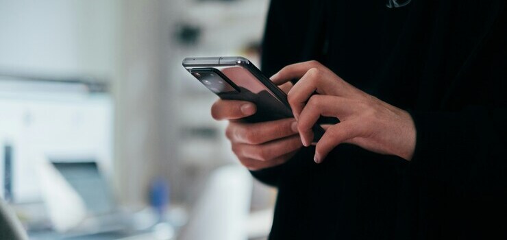 Jak zabezpieczy smartfon przed uszkodzeniami w codziennym uytkowaniu?