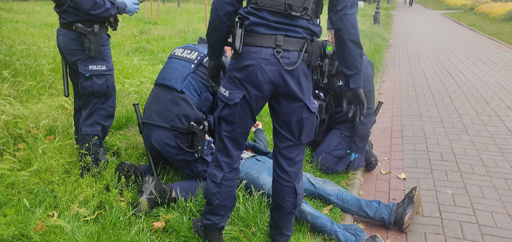 Policjanci uratowali 41-letniego mczyzn