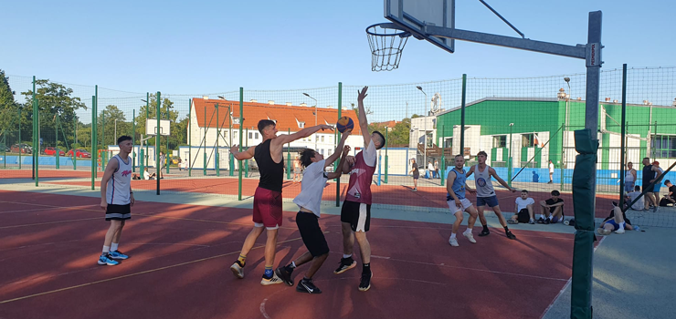 Wrzeniowy turniej koszykwki 3x3 na Kalbarze