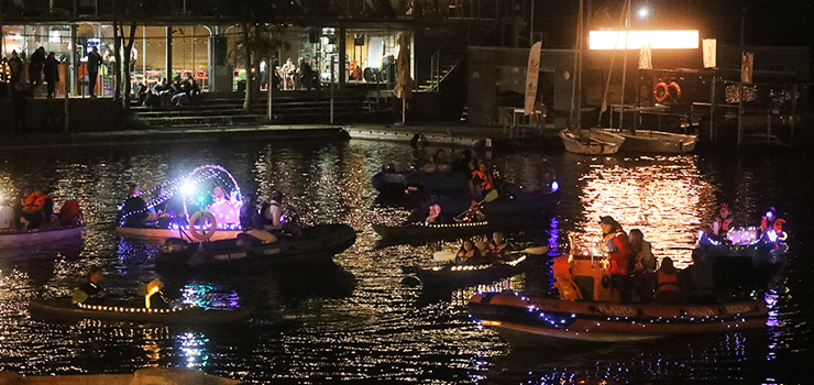 „Rzeka pełna światła”. Magiczne widowisko na wodzie (zobacz zdjęcia)