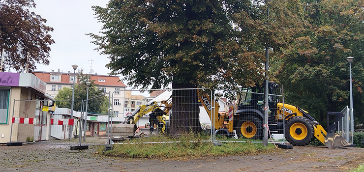 Rozpoczy si prace w miasteczku handlowym przy czogu
