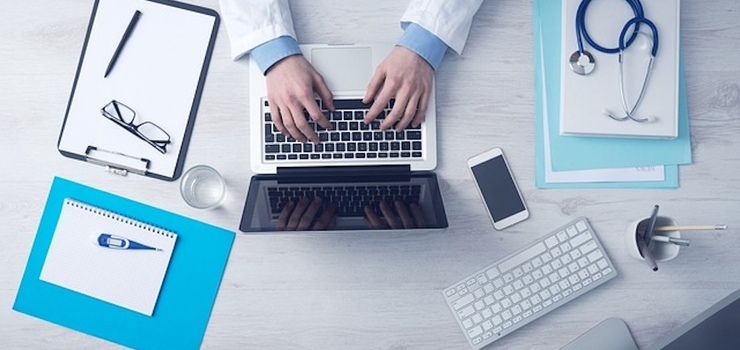 Zalety i wady konsultacji online z lekarzem