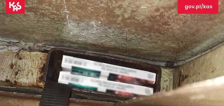 Udaremnili przemyt papierosów w autobusie