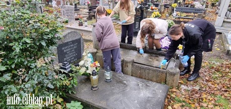 „Ocali od zapomnienia". Coroczna akcja harcerzy na elblskich cmentarzach