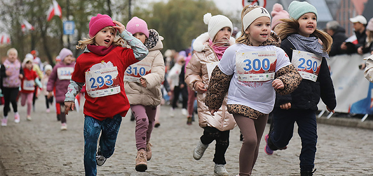 Mały Bieg Niepodległości w Elblągu. Najmłodsi świętowali 11 listopada (zdjęcia)