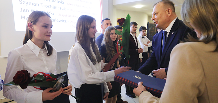 31 uczniów odebrało stypendia za wybitne osiągnięcia