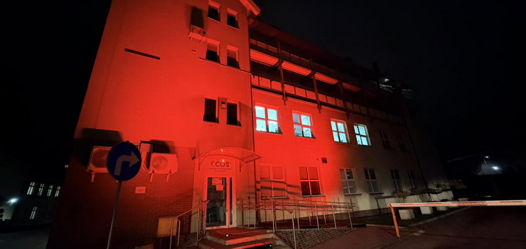 Dlaczego budynek ECUSu zawieci si na czerwono?