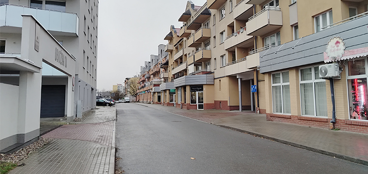 Radny: Ta ulica pozostaje nieo�wietlona, co obni�a komfort i poczucie bezpiecze�stwa