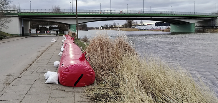 Sytuacja na rzece Elbl�g po cofce i pogotowiu przeciwpowodziowym. Zobacz zdj�cia