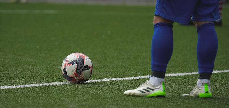 Zmiany w pi�ce no�nej – kiedy i ile razy mo�na zmienia� zawodnik�w?