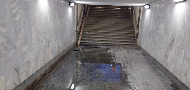 Radny PiS: Elbl�ski dworzec jest kompletnie zaniedbany. Nikt nic z tym nie robi!