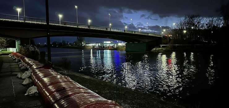 Odcinek Bulwaru Zygmunta Augusta zamkni�ty do odwo�ania!