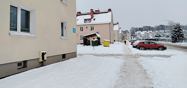 Radny apeluje o podj�cie natychmiastowych dzia�a�: Zapadanie si� nawierzchni post�puje