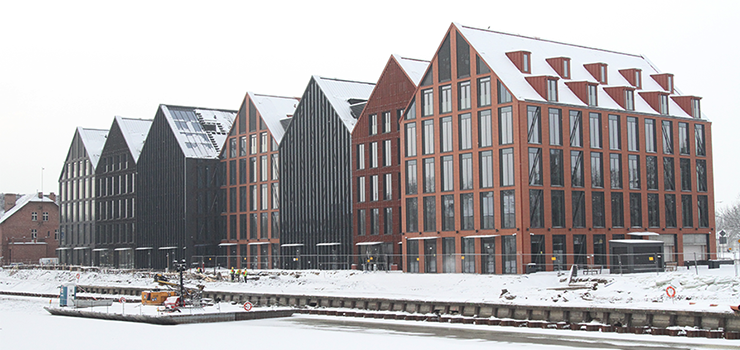 Na Wyspie Spichrz�w wybudowano biurowiec za 100 mln z�. Powsta�a potrzeba dodatkowych �rodk�w