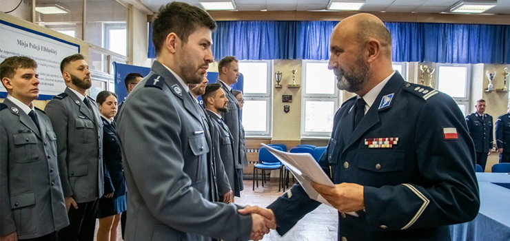 Elbl�g: Wr�czenia akt�w mianowania na wy�sze stopnie s�u�bowe