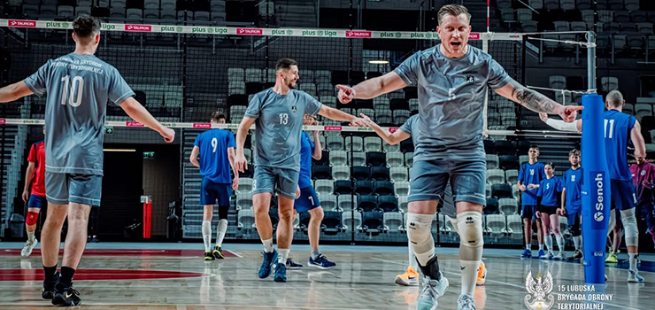 Sukces na parkiecie. Podium 4W-MBOT w siatk�wce