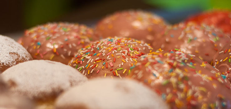 Dzi� T�usty Czwartek. W ten dzie� p�czki smakuj� inaczej