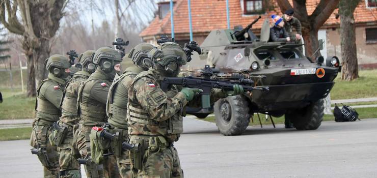 30 etatów do likwidacji w braniewskim batalionie? Poseł Andrzej Śliwka alarmuje, burmistrz uspokaja