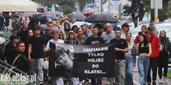 Elbl�g: 19-latek zmar� po interwencji policji. Prokuratura milczy, �ledztwo zn�w przed�u�one