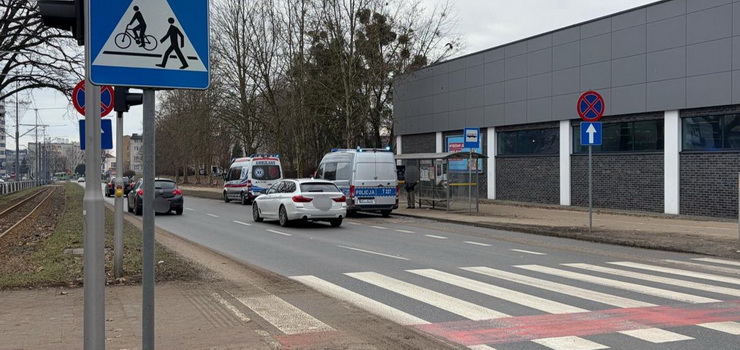  Potr�cenie na P�k. D�bka. 84-latka przechodzi�a przez przej�cie dla pieszych