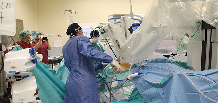 B�dzie wi�cej operacji robotycznych w WSZ w Elbl�gu. Szpital zyska� robota za 13 mln 