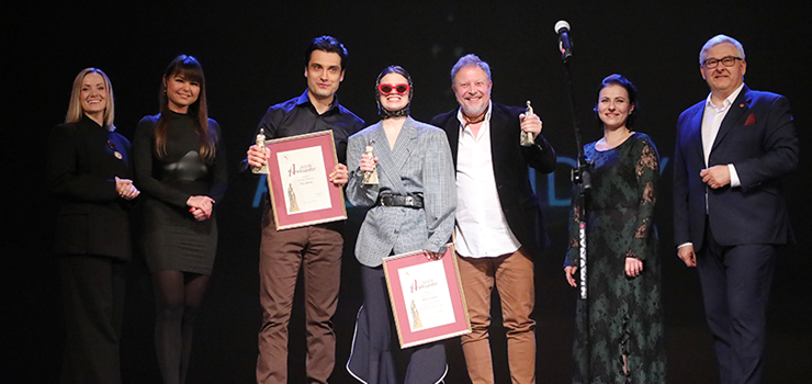 „Teatr jest potrzebny i wci�� potrafi ��czy� ludzi”. Do kogo trafi�y Aleksandry?