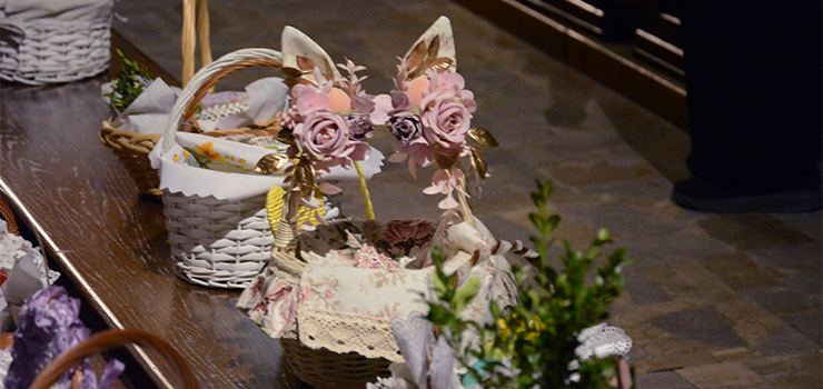 Wielka Sobota w Elbl�gu. �wi�cenie pokarm�w w katedrze �w. Miko�aja (zobacz zdj�cia)